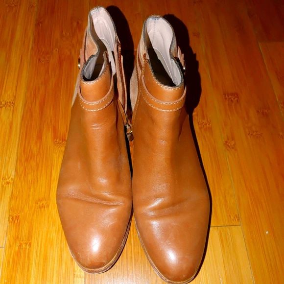 Tory Burch Ossie ankle booties size 9.5